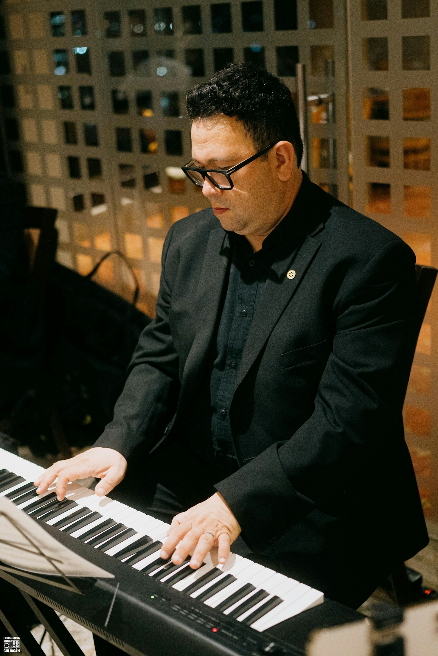 Ein Blick hinter die Kulissen von Bob Lukes akustischen Performances